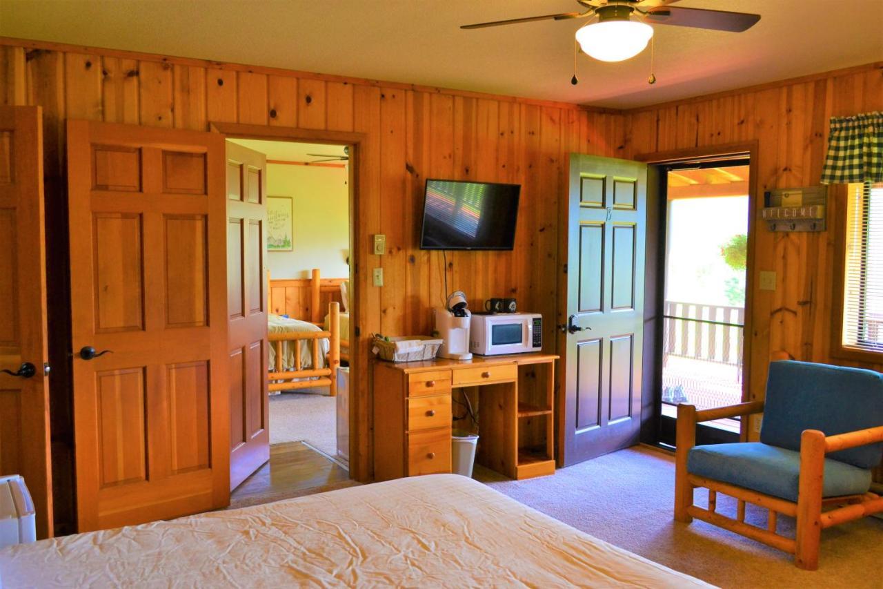 Vila Twin Peaks Guest Ranch Salmon Exteriér fotografie